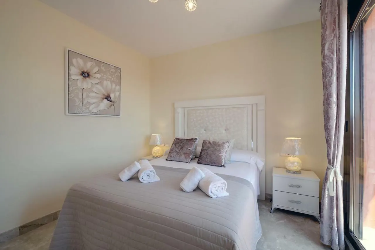 Apartamento Costa Galera Duplex Penthouse Estepona Daire